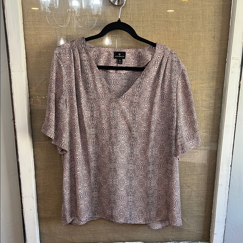 Patterned V-Neck Women's Business Casual  Top